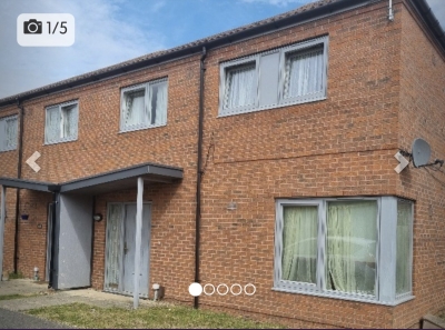 Large 4 bedroom house in slough looking for 3/4 bed in colindale