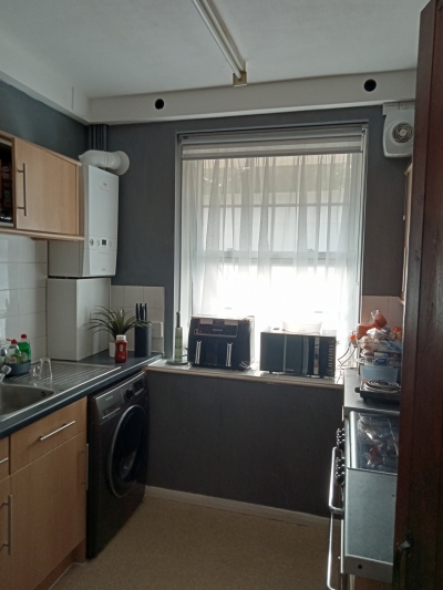 1 bedroom flat looking for 1 bedroom bungalow, house or flat with garden or balcony in London  council house exchange photo