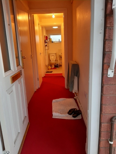 1 bedroom flat wants to swap 3 bedroom house