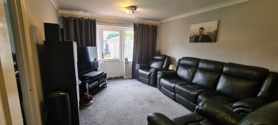 One bedroom ground floor flat with private garden on offer council house exchange photo