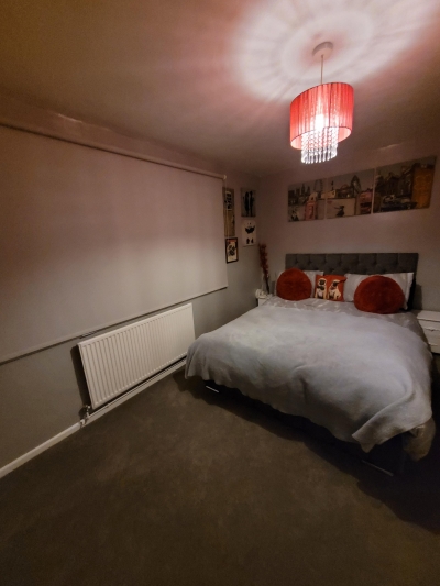 2 bed gff with 1 bathroom (wet room)in Epsom 