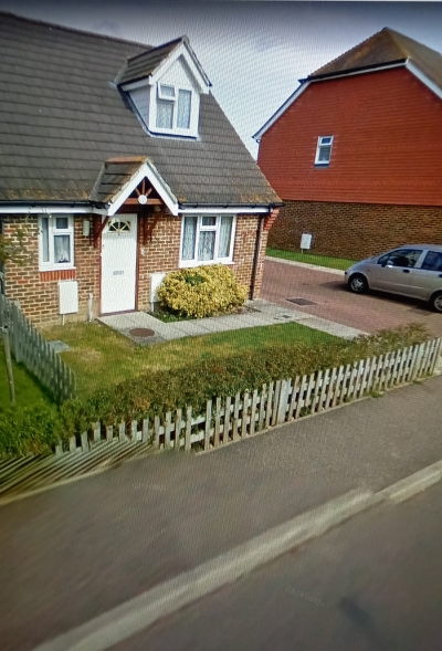 2 bed bungalow   rye  photo