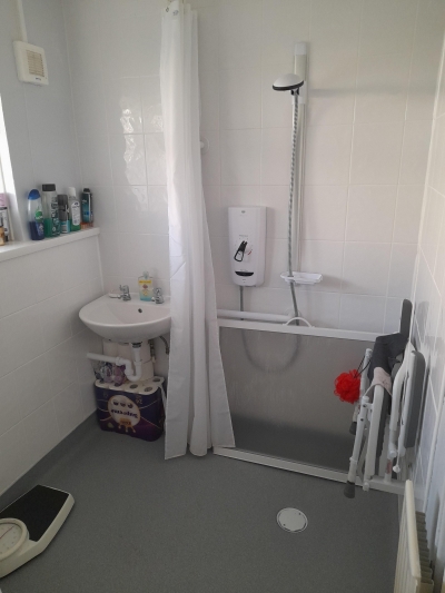 2 bedroom bungalow in portslade with wet room  mutual exchange photo