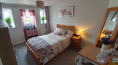Large 2 bed GFF looking for property in Wheatley