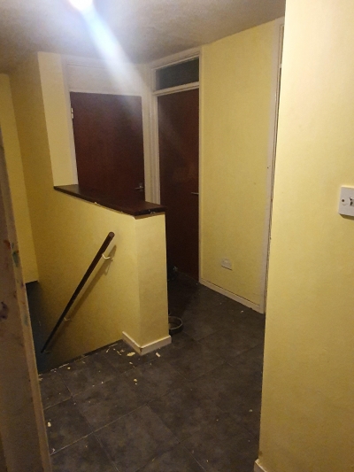 2 Bed  2nd floor flat maisonete  council house exchange photo