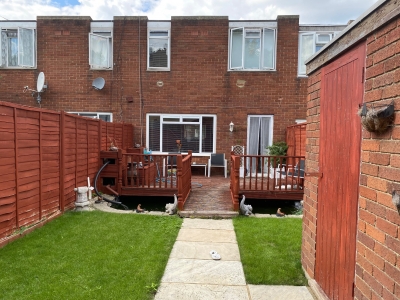 3 bed terraced house front/back gardens house exchange photo