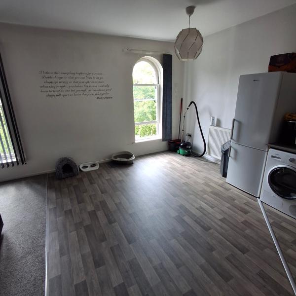 2 bedroom apartment looking for 2/3 bedroom house
