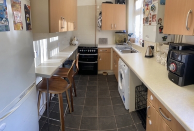 2 bed property in hanwell mutual exchange photo