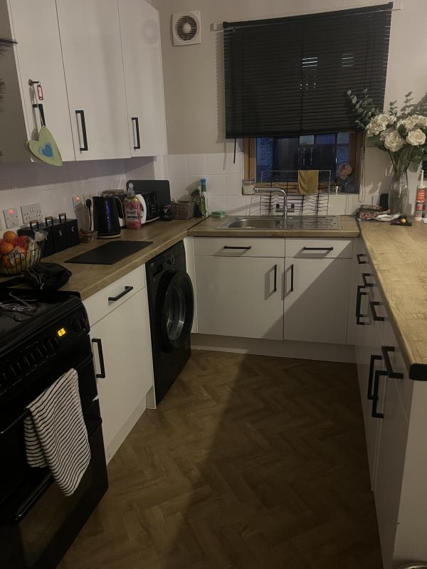 2 bedrooms flat In Walthamstow Wants 3 bedrooms house In Chingford