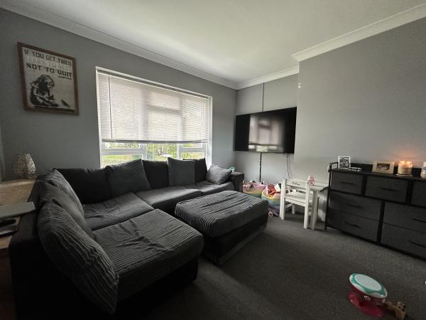 2 bedrooms flat In Brighton Wants 3 bedrooms house In Brighton