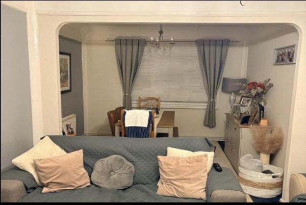 3 bedrooms house In Borehamwood Wants 2 bedrooms house In Hemel Hempstead