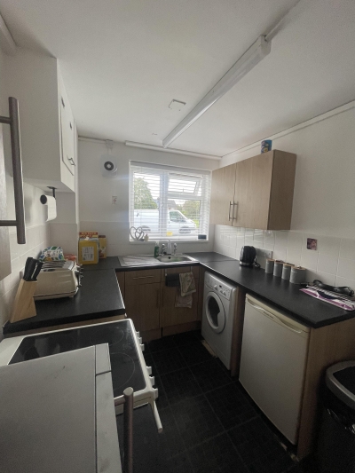 2 bed ground floor flat with garden (1 up 1 down)  photo