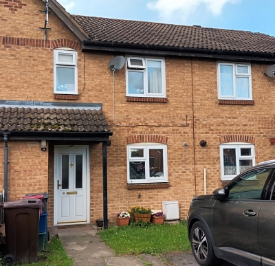 2 bed mid terrace house in Bedfont house exchange photo
