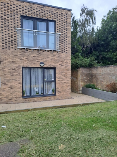 1 bedroom flat looking for 2 bed house or bungalow Corby  photo