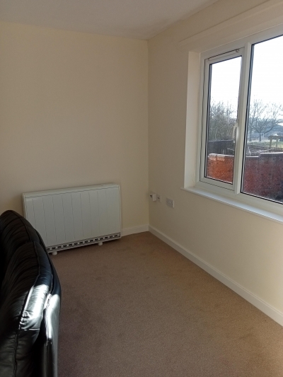 Quiet 1 Bed Flat in Over 55 Scheme Near Leamington Spa 