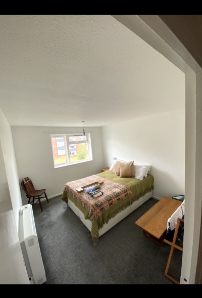 Light and spacious one bed flat for sale in Cam SWAP for Stroud   photo