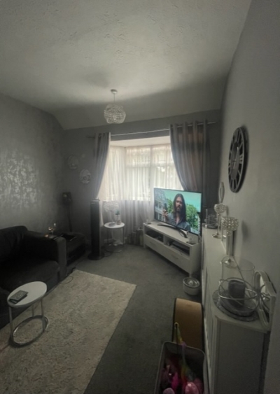 1 bedroom flat with garden. Looking for 2-3 bedroom house. council house exchange photo