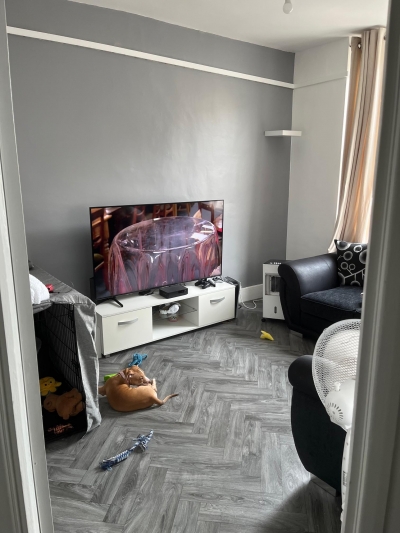 3 bedroom flat LOOKING for a 4 bedroom property house/flat/maisonette