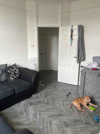 3 bedroom flat LOOKING for a 4 bedroom property house/flat/maisonette   photo
