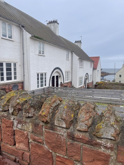 Lovey to bed house next To Dunbar Harbour