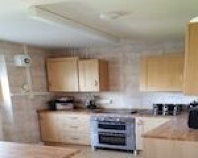 2 bedroom house In Burnt Oak Wants 2 bedroom house In Clacton On Sea