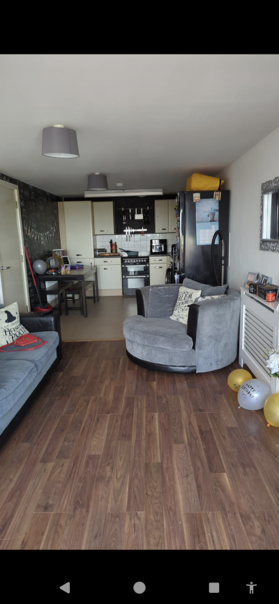 2 bed flat for 3 bed house   photo