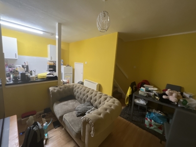 1 bedroom semi detached house looking for swap in barnehurst  photo